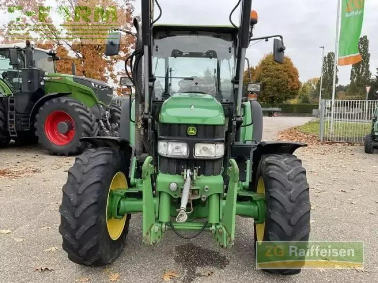John Deere 5820 - Tractor: afbeelding 1 John Deere 5820 - Tractor: afbeelding 1