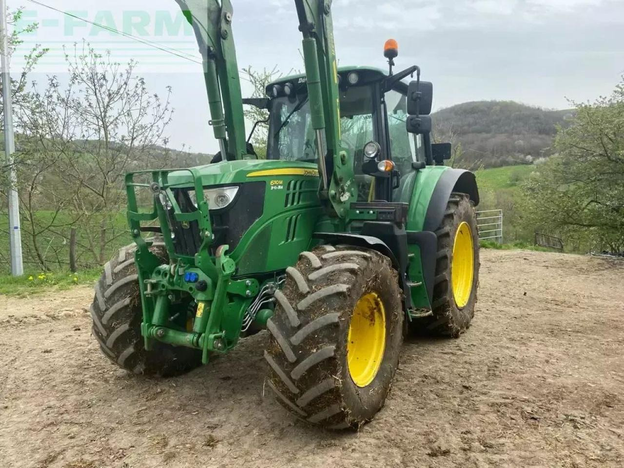 John Deere 6110 m command quad + - Tractor: afbeelding 1 John Deere 6110 m command quad + - Tractor: afbeelding 1