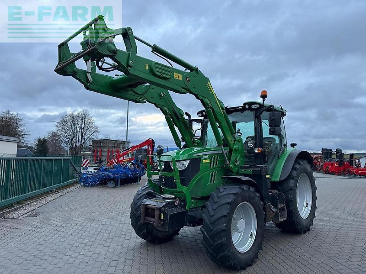 John Deere 6120r - Tractor: afbeelding 3 John Deere 6120r - Tractor: afbeelding 3