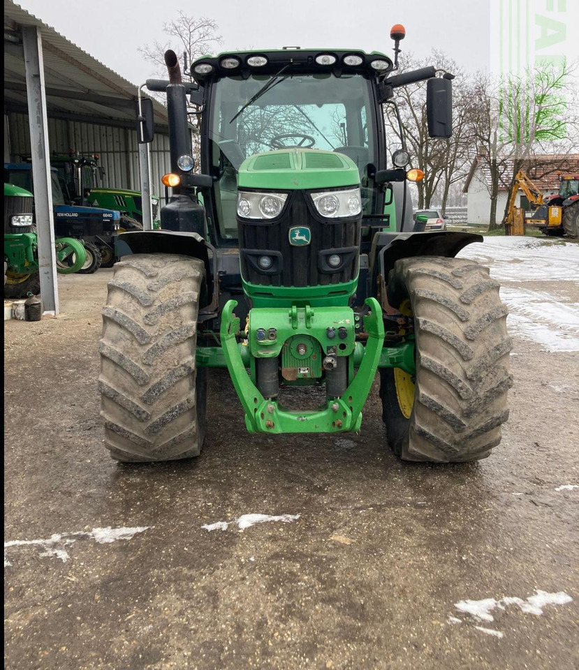 John Deere 6155R - Tractor: afbeelding 2 John Deere 6155R - Tractor: afbeelding 2