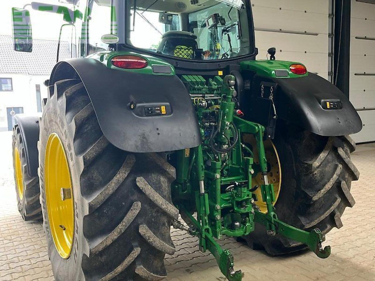John Deere 6155r - Tractor: afbeelding 4 John Deere 6155r - Tractor: afbeelding 4