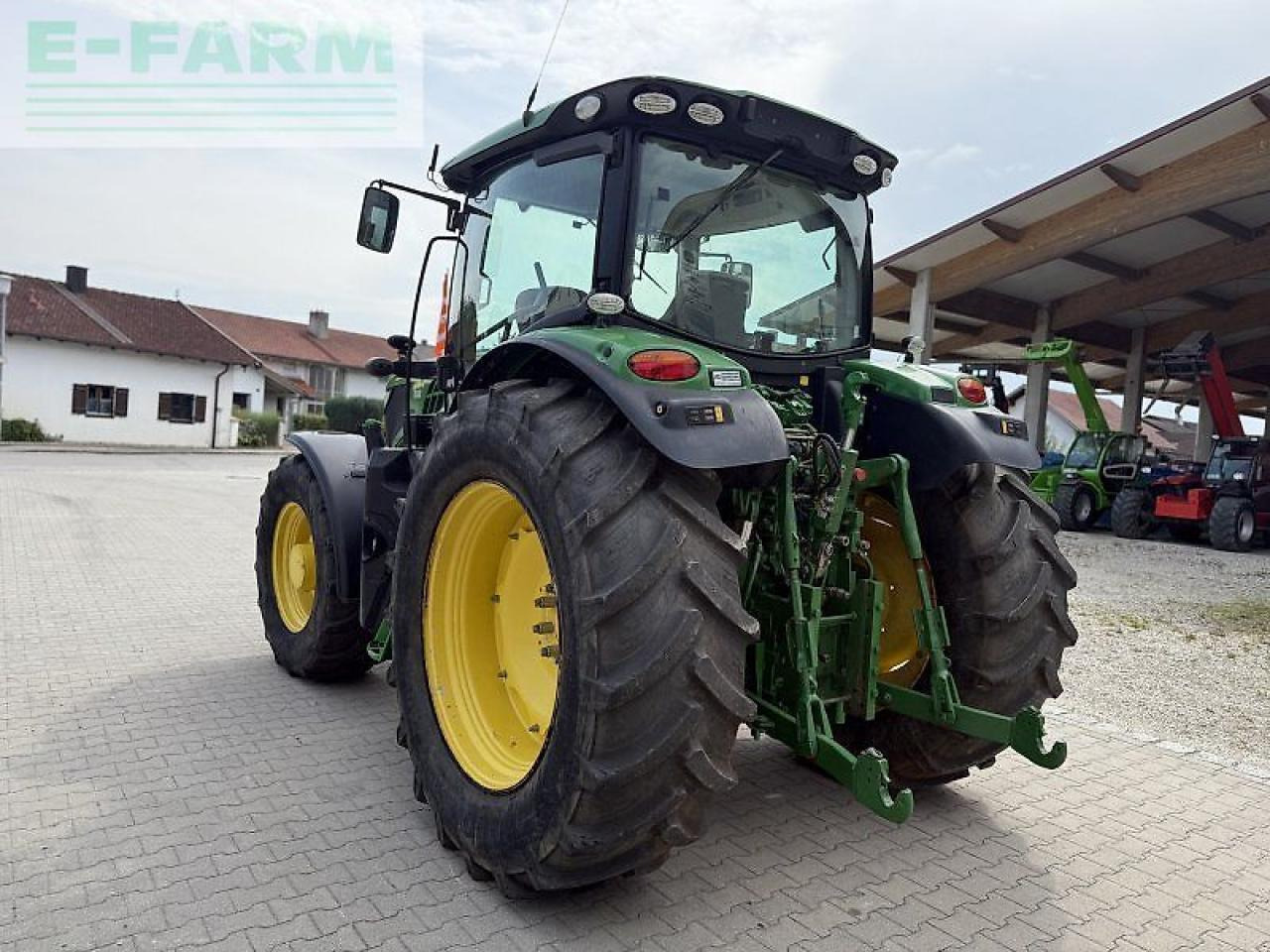 John Deere 6155r - Tractor: afbeelding 2 John Deere 6155r - Tractor: afbeelding 2