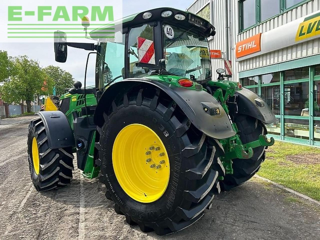 John Deere 6155r - Tractor: afbeelding 2 John Deere 6155r - Tractor: afbeelding 2