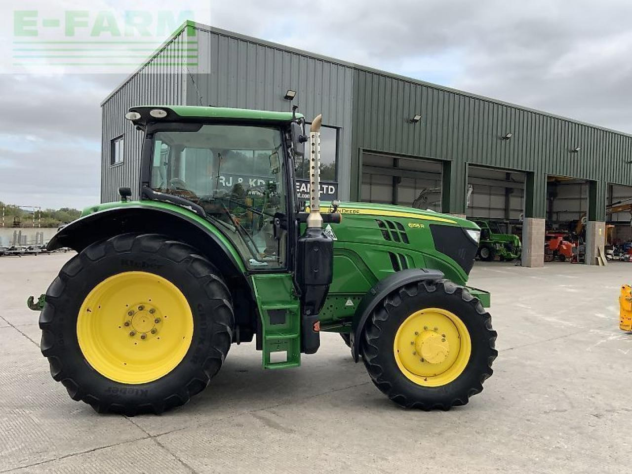 John Deere 6155r tractor (st24008) - Tractor: afbeelding 1 John Deere 6155r tractor (st24008) - Tractor: afbeelding 1