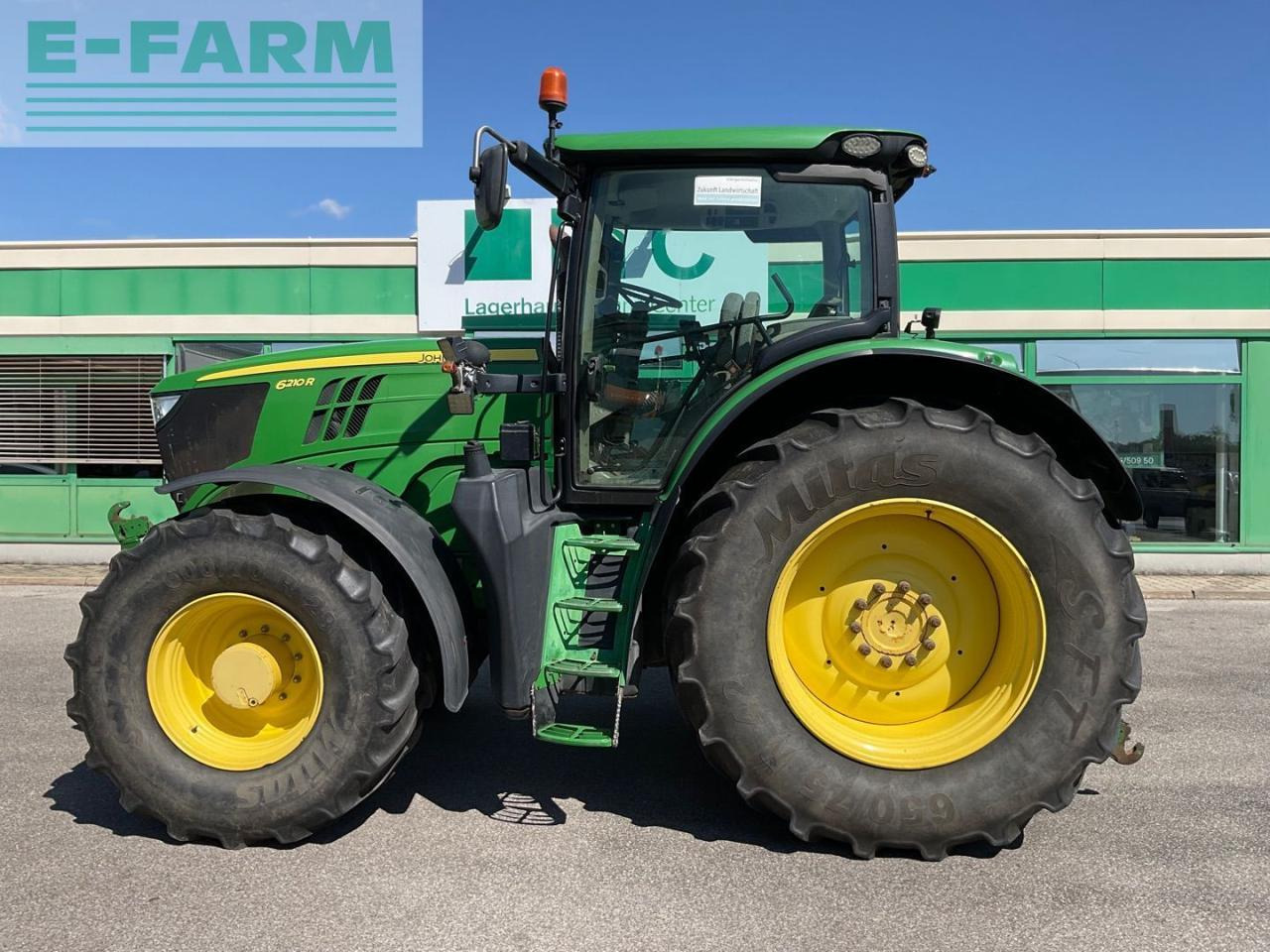 John Deere 6210R - Tractor: afbeelding 2 John Deere 6210R - Tractor: afbeelding 2