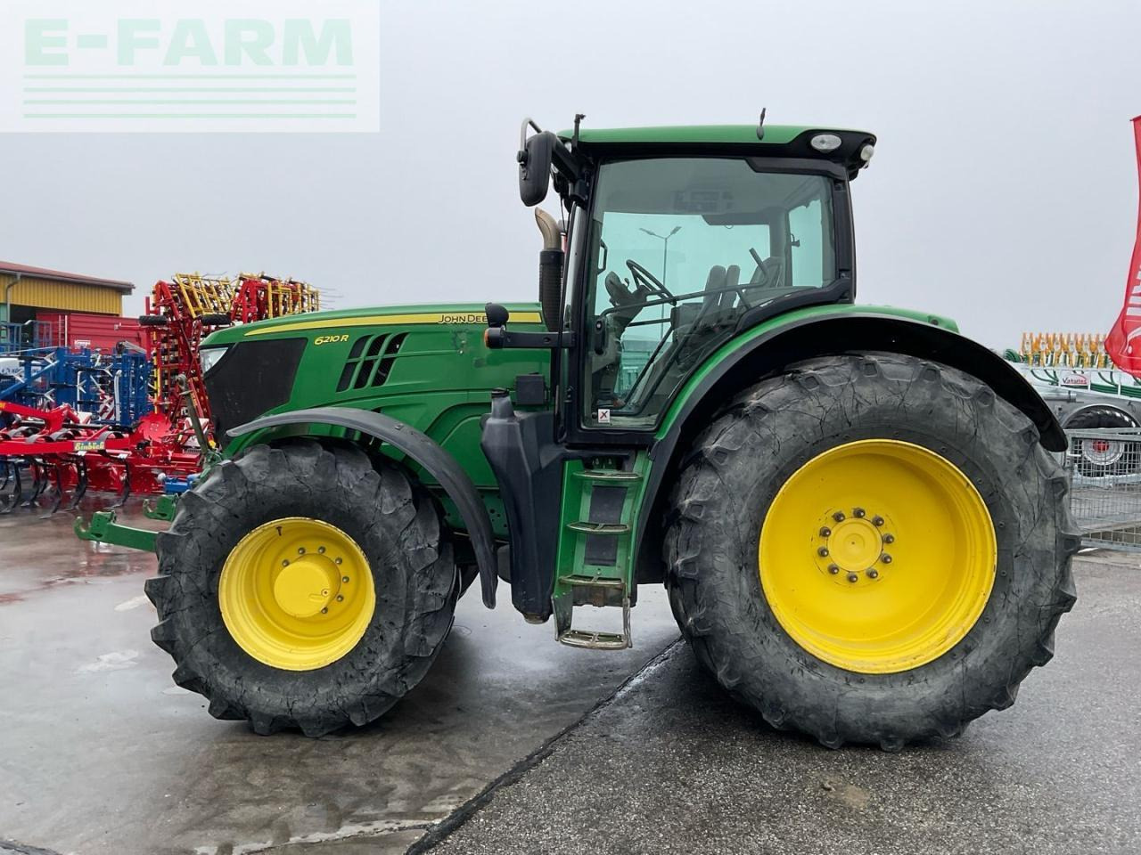 John Deere 6210R - Tractor: afbeelding 2 John Deere 6210R - Tractor: afbeelding 2