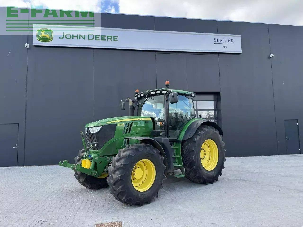 John Deere 6210r - Tractor: afbeelding 1 John Deere 6210r - Tractor: afbeelding 1