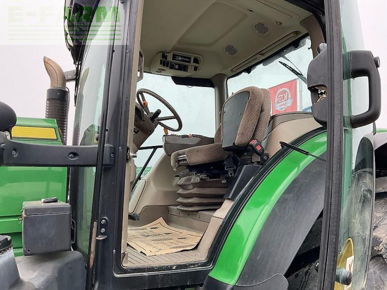 John Deere 6210r - Tractor: afbeelding 5 John Deere 6210r - Tractor: afbeelding 5