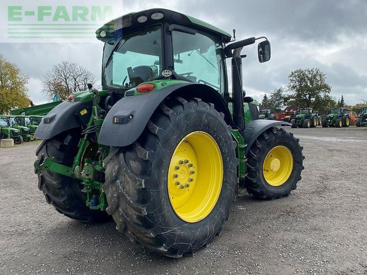 John Deere 6210r - Tractor: afbeelding 3 John Deere 6210r - Tractor: afbeelding 3