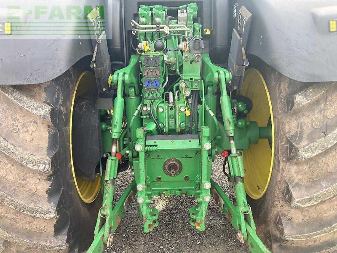 John Deere 6215r - Tractor: afbeelding 5 John Deere 6215r - Tractor: afbeelding 5