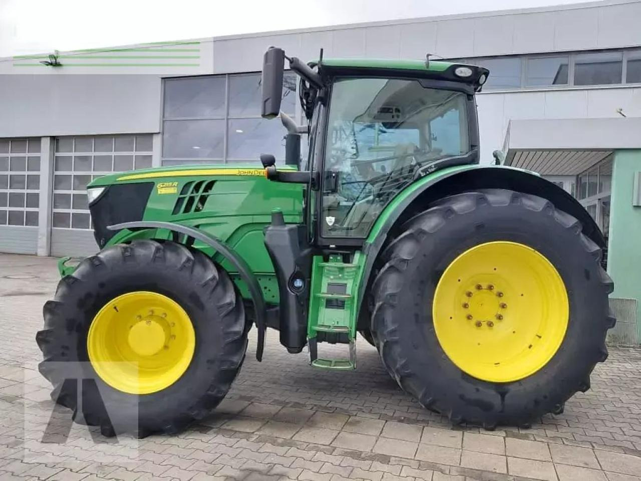 John Deere 6215r - Tractor: afbeelding 5 John Deere 6215r - Tractor: afbeelding 5