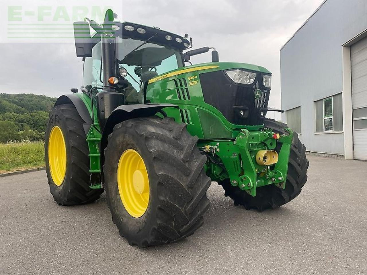 John Deere 6215r - Tractor: afbeelding 1 John Deere 6215r - Tractor: afbeelding 1