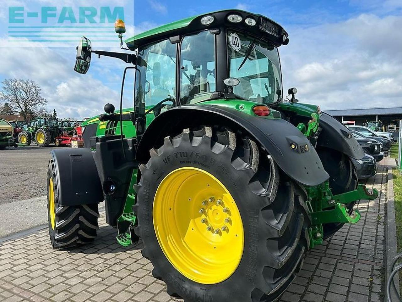 John Deere 6215r - Tractor: afbeelding 2 John Deere 6215r - Tractor: afbeelding 2