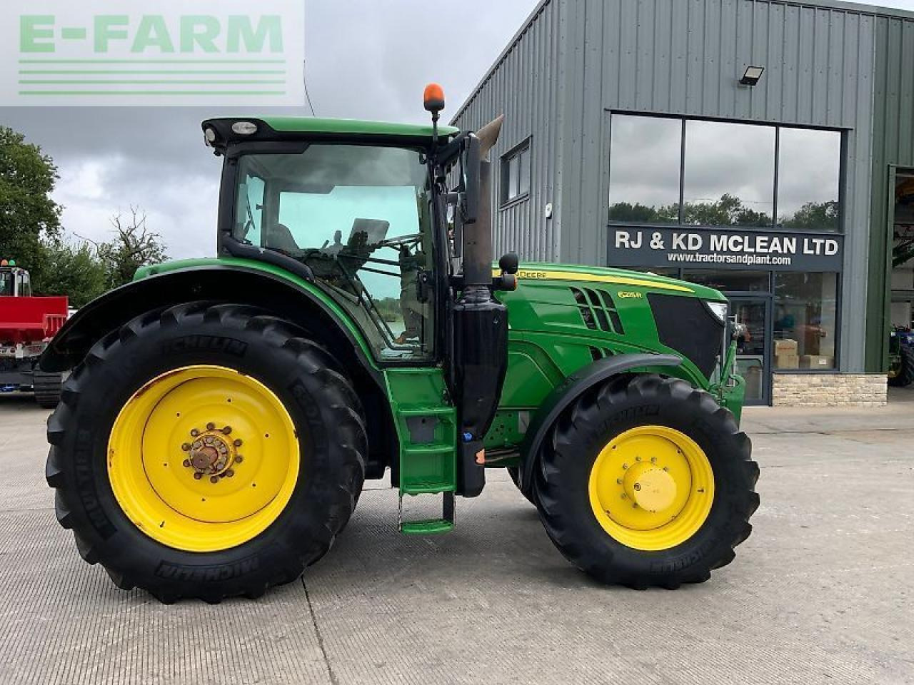 John Deere 6215r tractor (st23802) - Tractor: afbeelding 1 John Deere 6215r tractor (st23802) - Tractor: afbeelding 1
