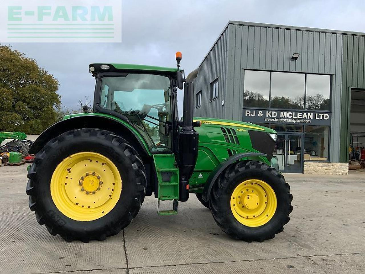 John Deere 6215r tractor (st24594) - Tractor: afbeelding 1 John Deere 6215r tractor (st24594) - Tractor: afbeelding 1
