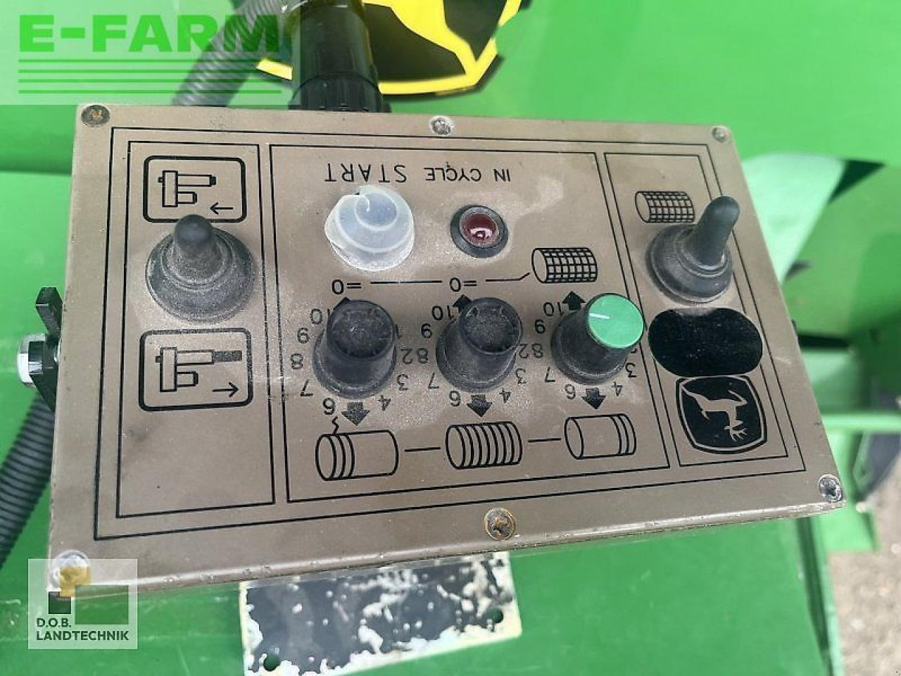 Vierkante balenpers John Deere 623 multicrop: afbeelding 10