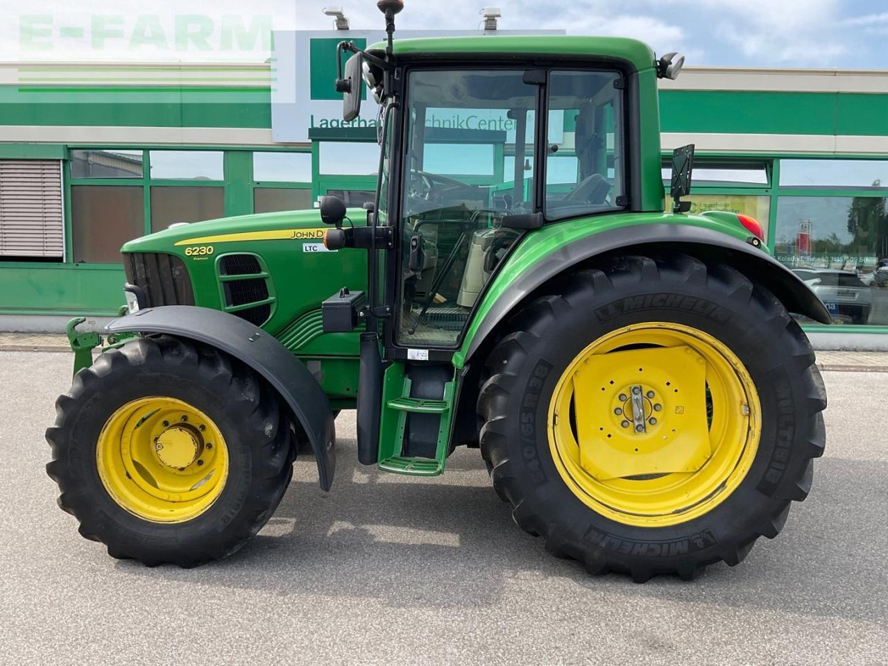John Deere 6230 PREMIUM - Tractor: afbeelding 2 John Deere 6230 PREMIUM - Tractor: afbeelding 2
