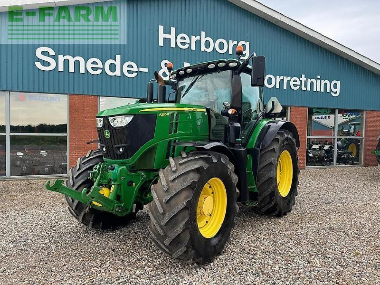 John Deere 6250r - Tractor: afbeelding 1 John Deere 6250r - Tractor: afbeelding 1