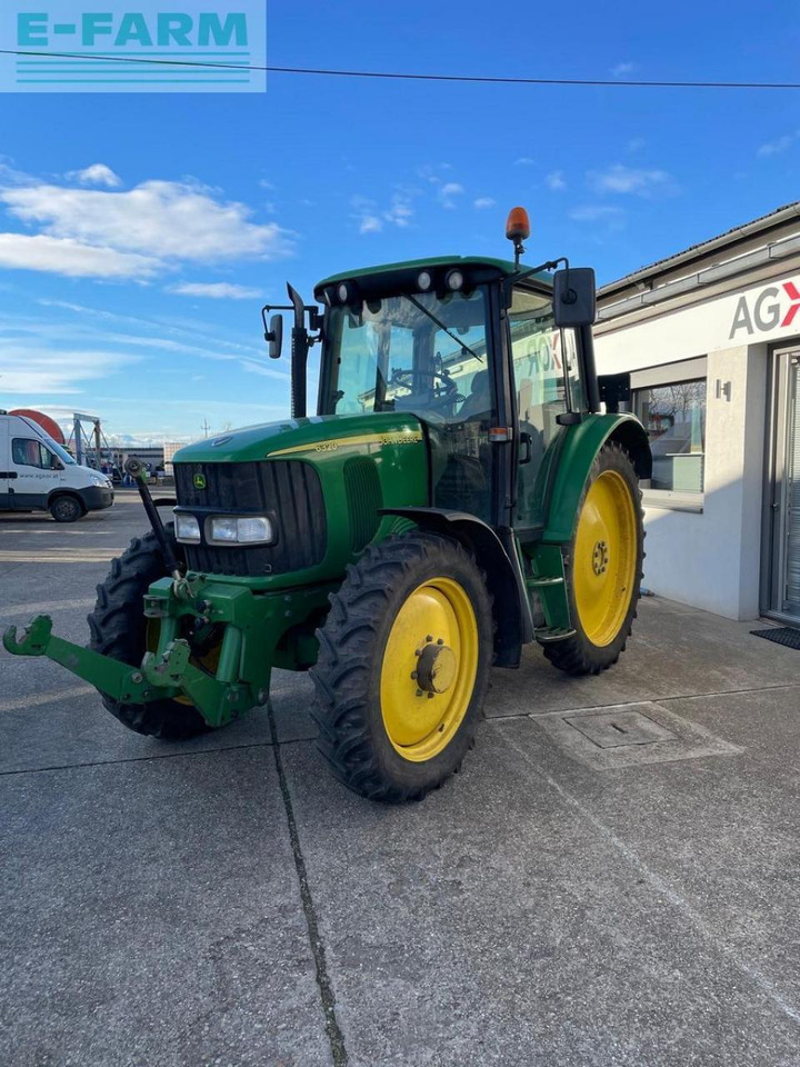 John Deere 6320 premium - Tractor: afbeelding 2 John Deere 6320 premium - Tractor: afbeelding 2