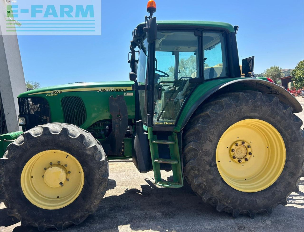 John Deere 6520 - Tractor: afbeelding 1 John Deere 6520 - Tractor: afbeelding 1