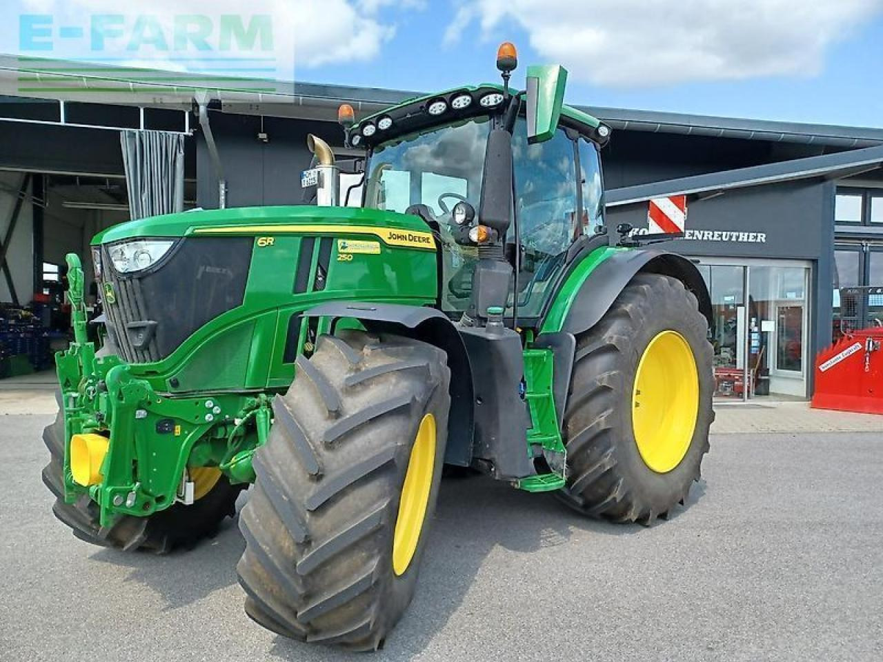 John Deere 6r 250 - Tractor: afbeelding 1 John Deere 6r 250 - Tractor: afbeelding 1