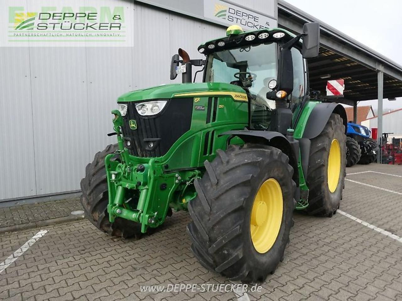 John Deere 6r 250 - Tractor: afbeelding 1 John Deere 6r 250 - Tractor: afbeelding 1