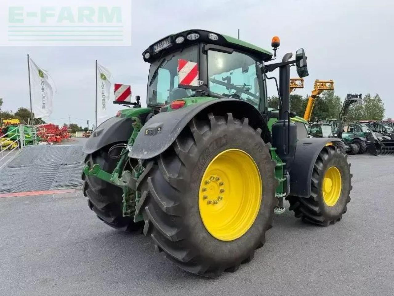 John Deere 6r215 - Tractor: afbeelding 5 John Deere 6r215 - Tractor: afbeelding 5