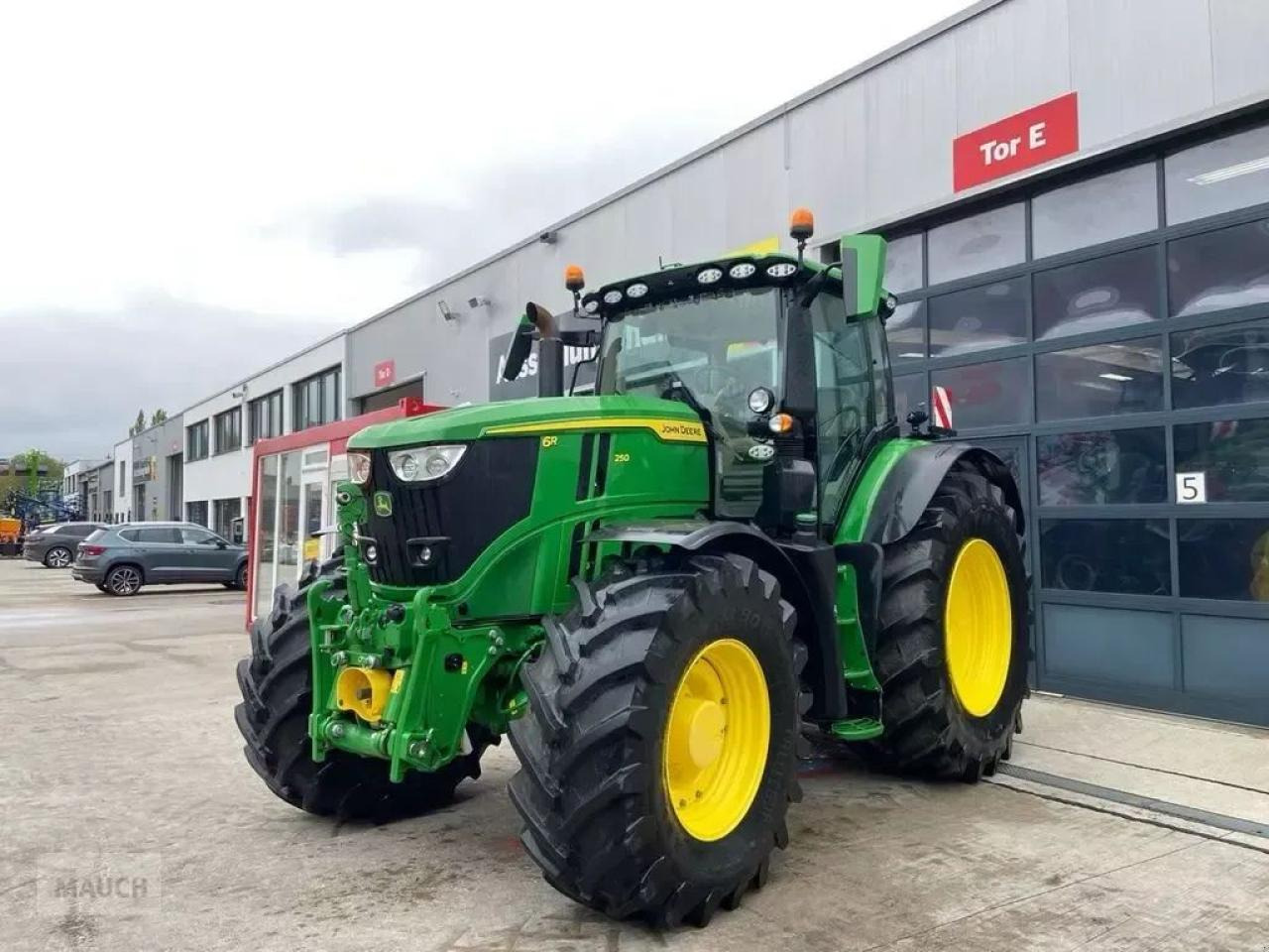 John Deere 6r250 autopowr - Tractor: afbeelding 1 John Deere 6r250 autopowr - Tractor: afbeelding 1