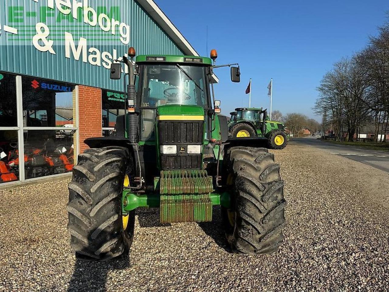 John Deere 7710 - Tractor: afbeelding 2 John Deere 7710 - Tractor: afbeelding 2