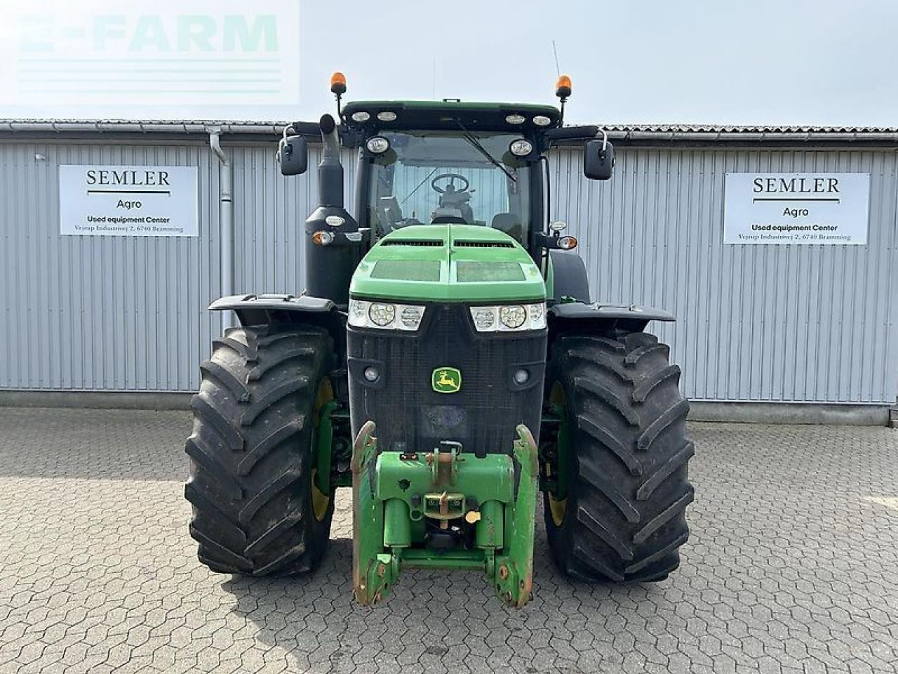 John Deere 8320r - Tractor: afbeelding 2 John Deere 8320r - Tractor: afbeelding 2