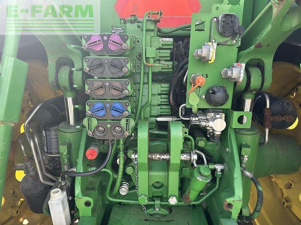 John Deere 8320r - Tractor: afbeelding 5 John Deere 8320r - Tractor: afbeelding 5