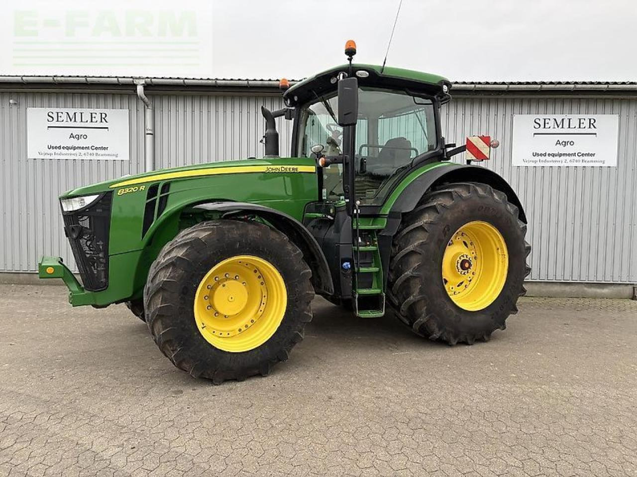 John Deere 8320r - Tractor: afbeelding 1 John Deere 8320r - Tractor: afbeelding 1