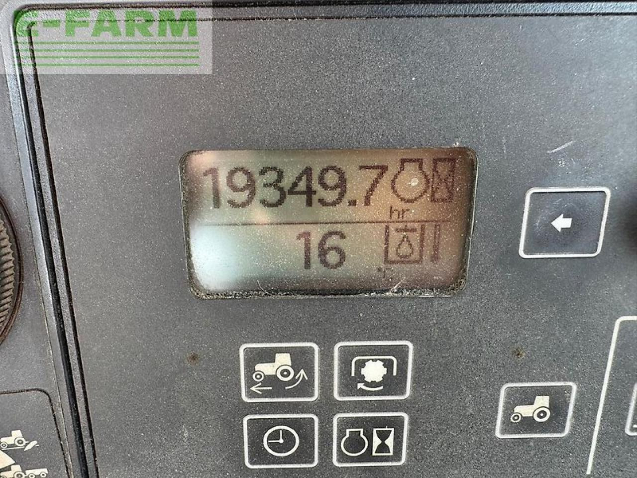 John Deere 8330 - Tractor: afbeelding 3 John Deere 8330 - Tractor: afbeelding 3