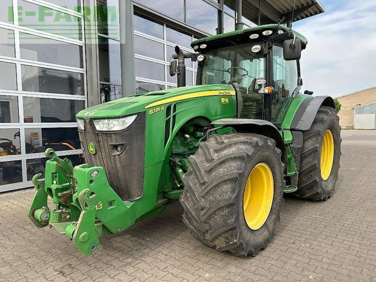 John Deere 8335r - Tractor: afbeelding 2 John Deere 8335r - Tractor: afbeelding 2