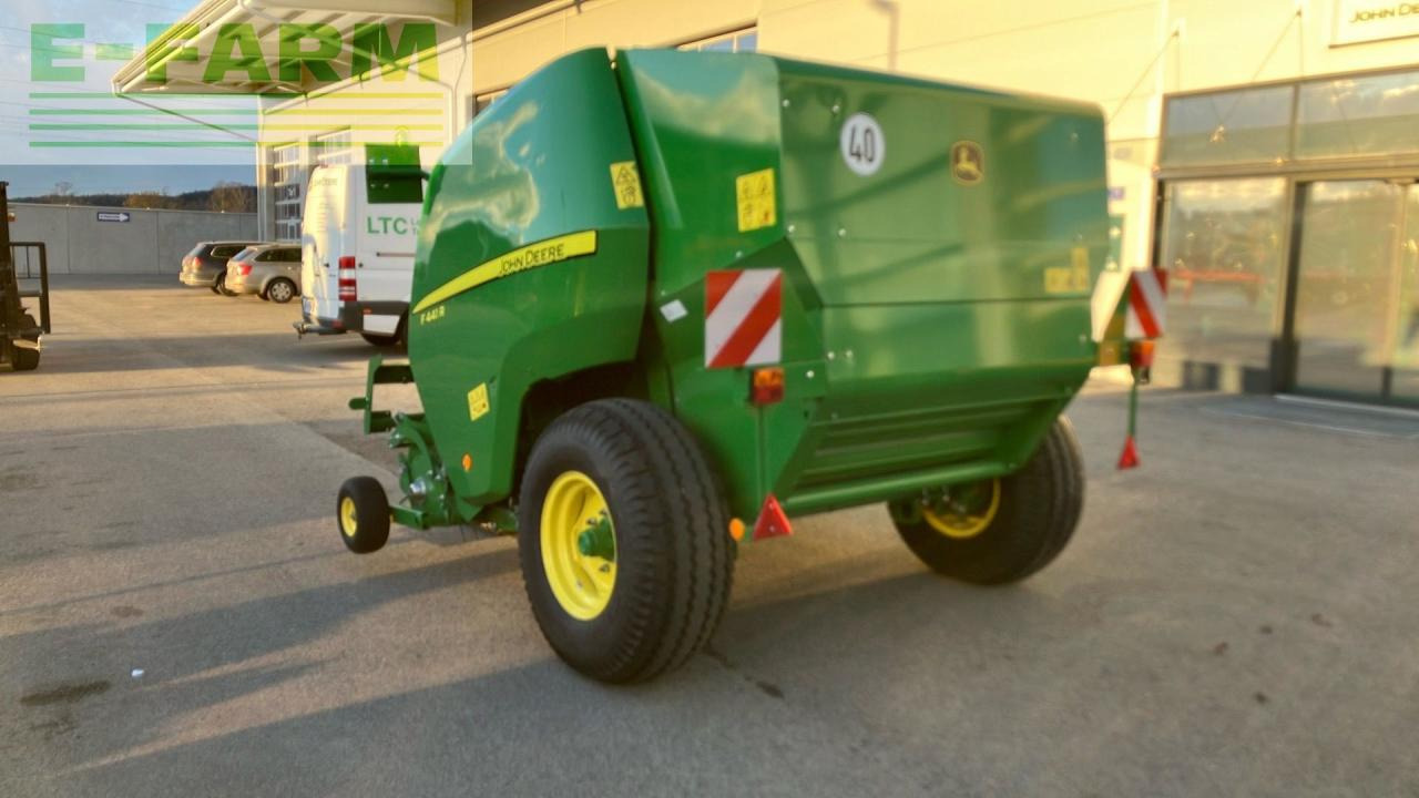 John Deere F441R HC 25 - Vierkante balenpers: afbeelding 5 John Deere F441R HC 25 - Vierkante balenpers: afbeelding 5