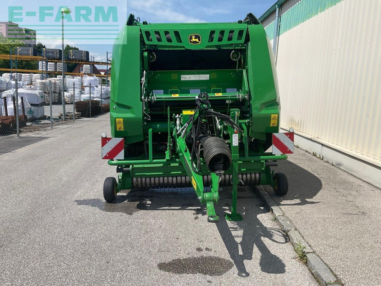 John Deere V451R - Vierkante balenpers: afbeelding 3 John Deere V451R - Vierkante balenpers: afbeelding 3