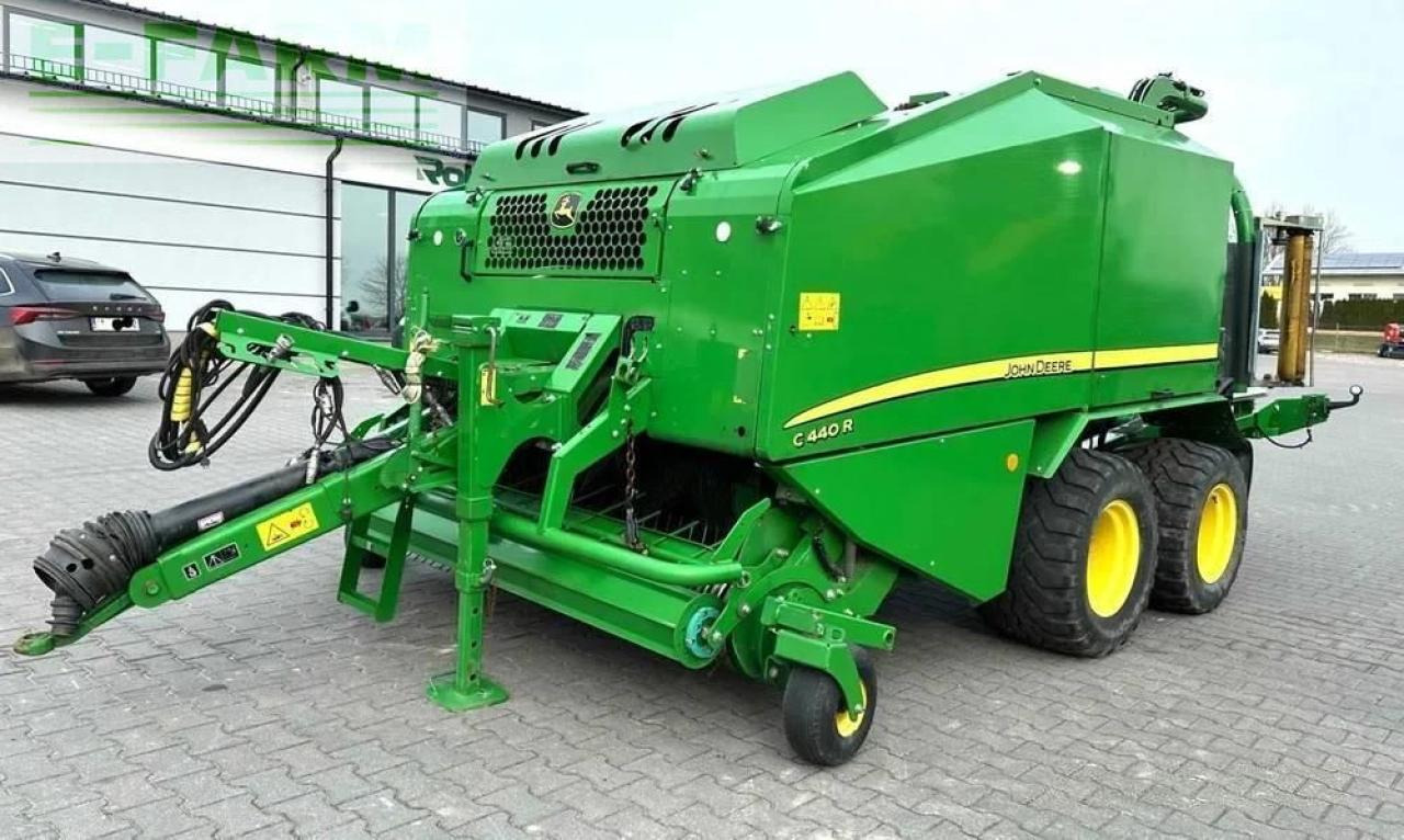 John Deere c 440 r - Vierkante balenpers: afbeelding 1 John Deere c 440 r - Vierkante balenpers: afbeelding 1