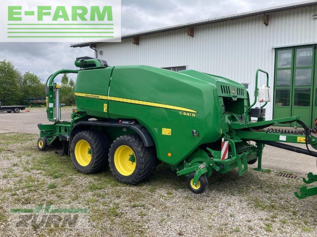 John Deere c441r - Vierkante balenpers: afbeelding 1 John Deere c441r - Vierkante balenpers: afbeelding 1