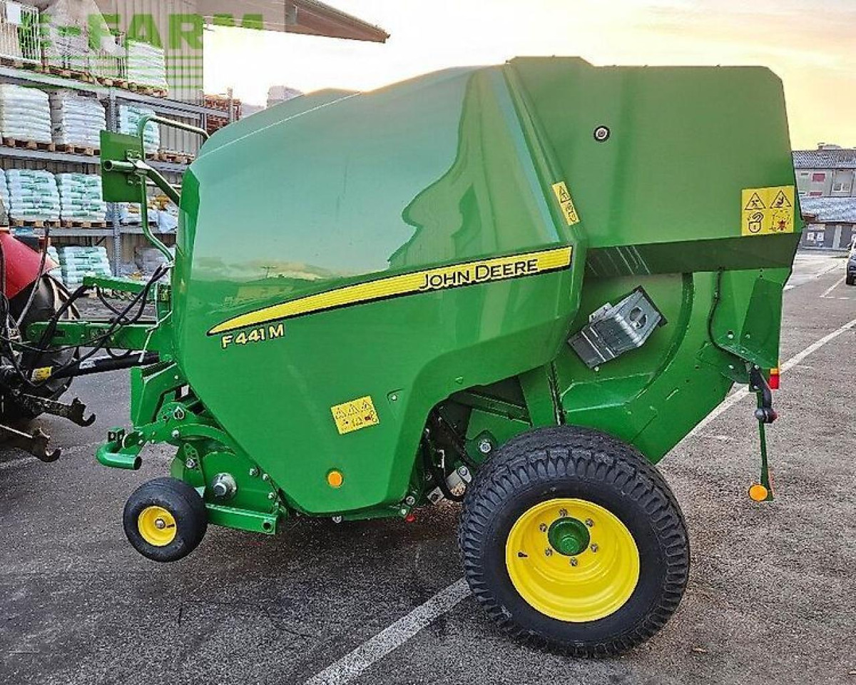 John Deere f441 m - Vierkante balenpers: afbeelding 4 John Deere f441 m - Vierkante balenpers: afbeelding 4