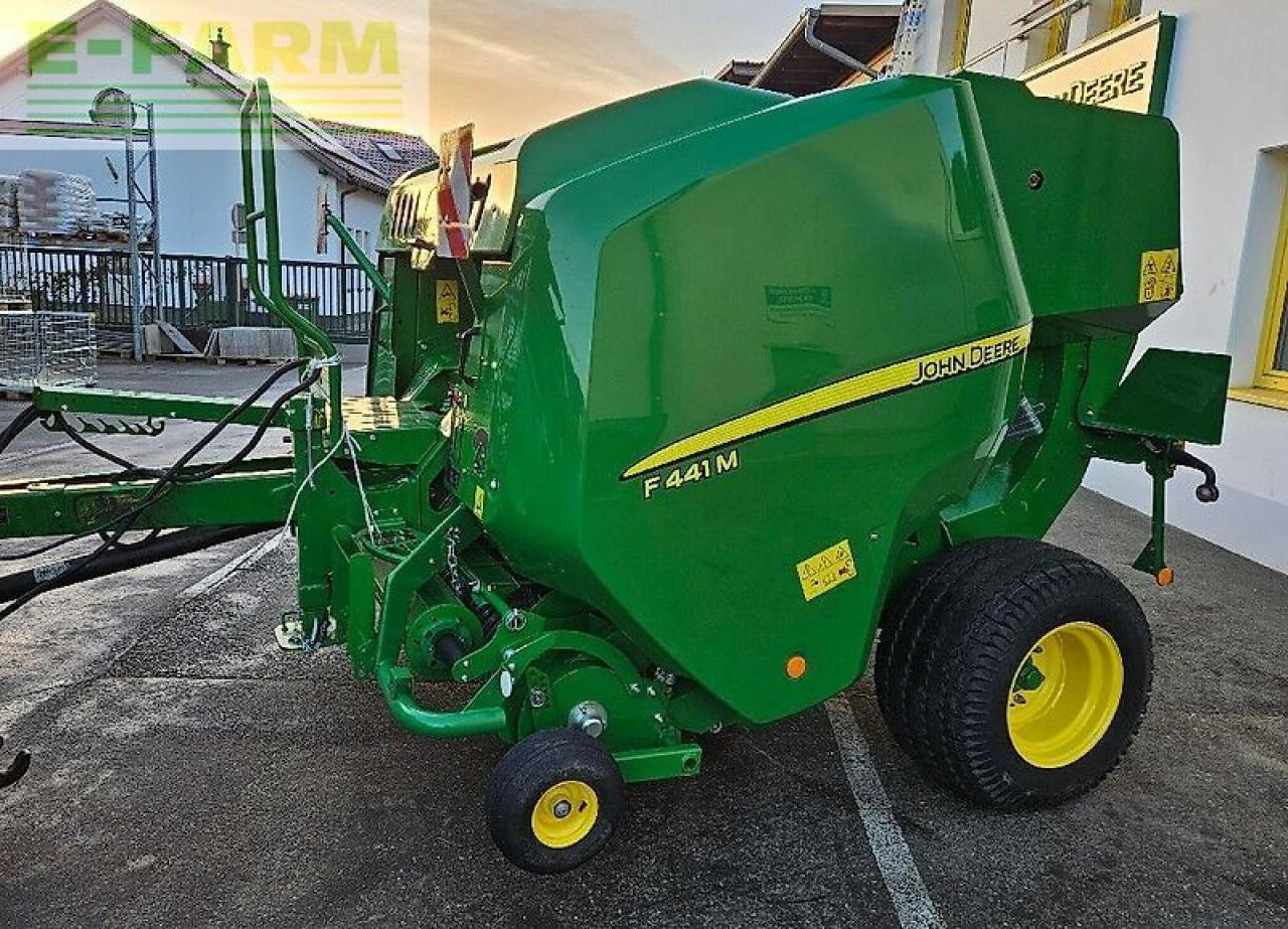 John Deere f441 m - Vierkante balenpers: afbeelding 2 John Deere f441 m - Vierkante balenpers: afbeelding 2