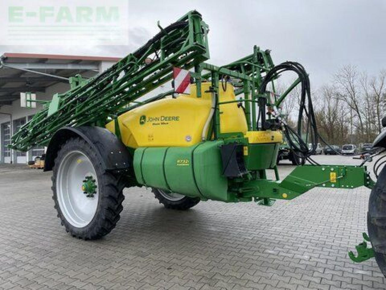 John Deere r 732i - Getrokken veldspuit: afbeelding 1 John Deere r 732i - Getrokken veldspuit: afbeelding 1
