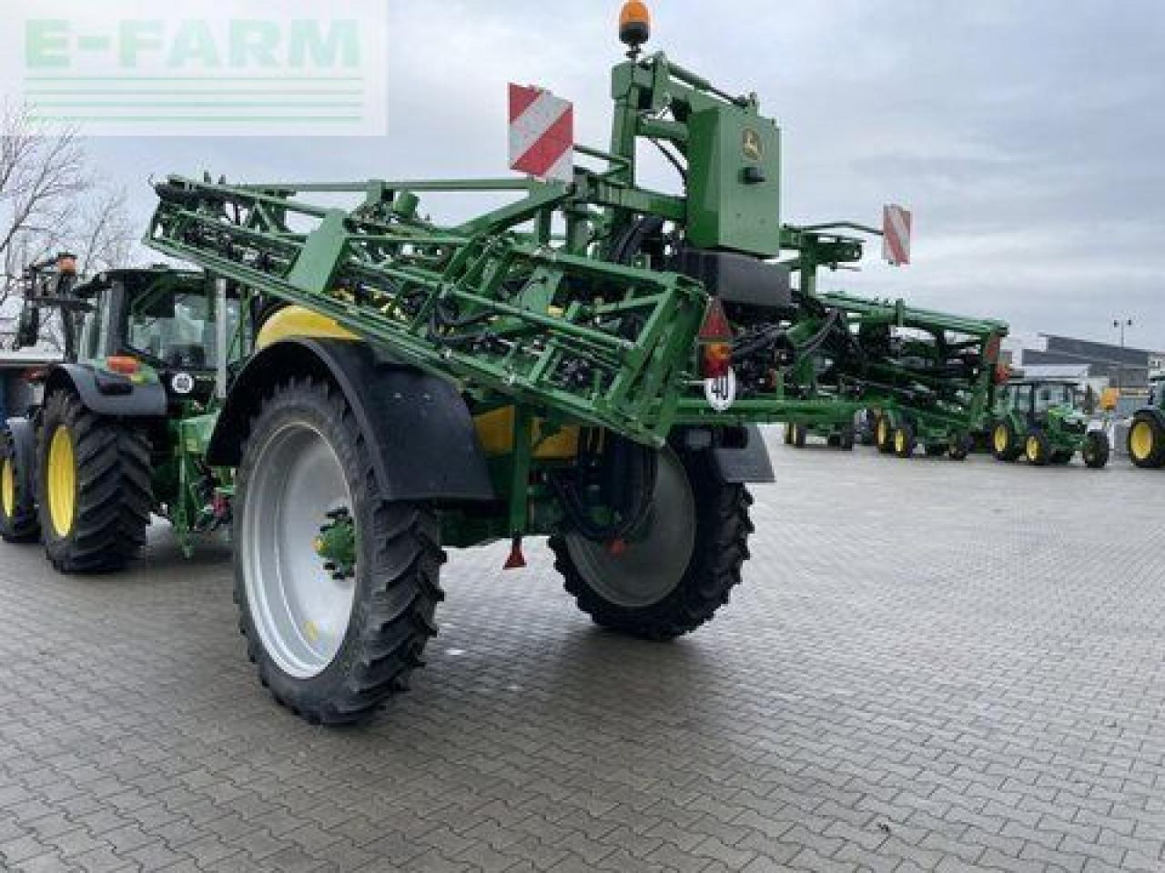 John Deere r 732i - Getrokken veldspuit: afbeelding 5 John Deere r 732i - Getrokken veldspuit: afbeelding 5