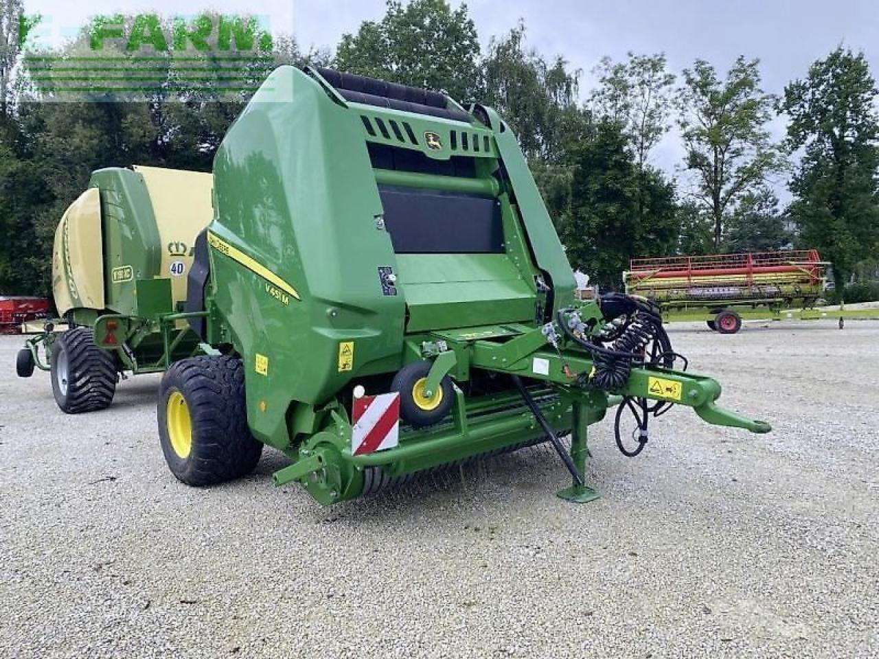 John Deere v 451 pm - Vierkante balenpers: afbeelding 1 John Deere v 451 pm - Vierkante balenpers: afbeelding 1