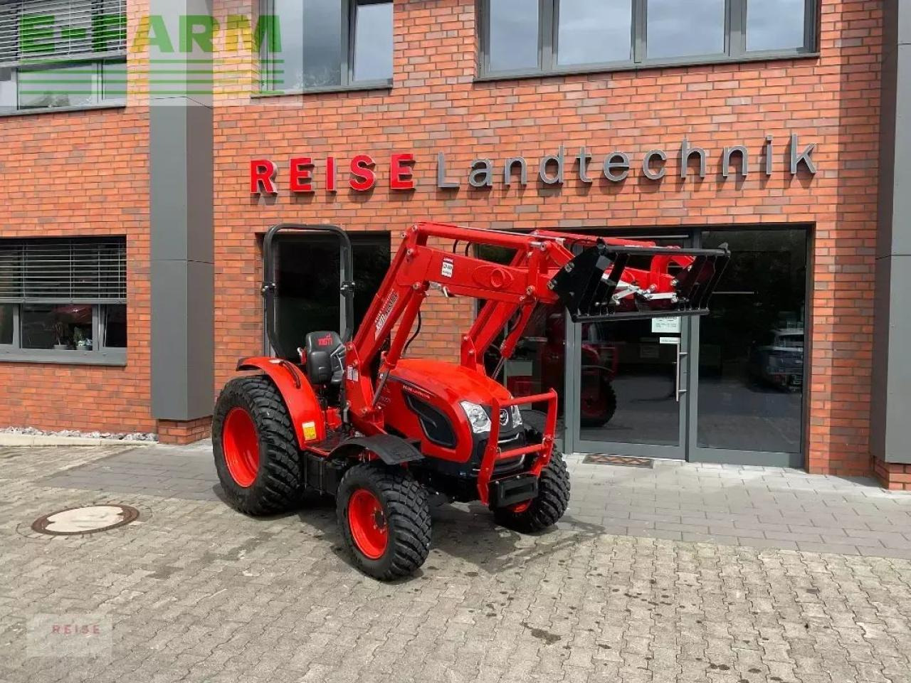 Kioti dk 4520 hs - Tractor: afbeelding 1 Kioti dk 4520 hs - Tractor: afbeelding 1