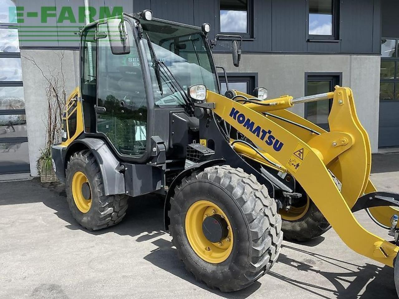 Komatsu wa 70m 6 tonner mit nur 246 stunden, inkl. 2 werkzeugen - Minigraafmachine: afbeelding 1 Komatsu wa 70m 6 tonner mit nur 246 stunden, inkl. 2 werkzeugen - Minigraafmachine: afbeelding 1