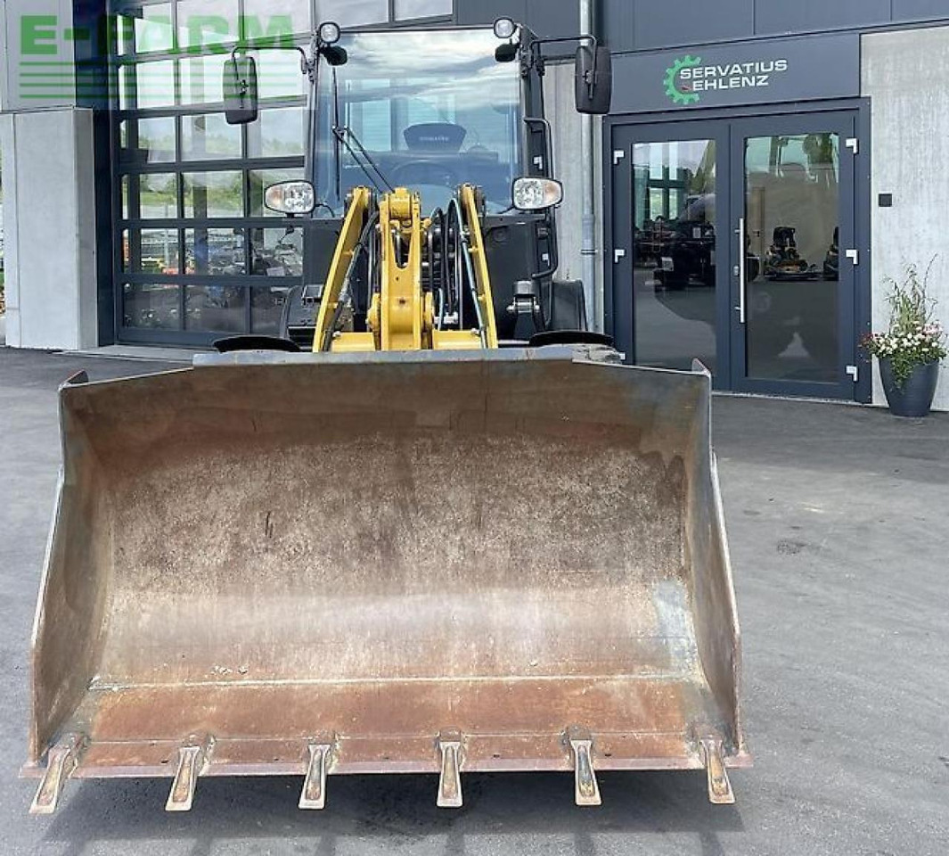 Komatsu wa 70m 6 tonner mit nur 246 stunden, inkl. 2 werkzeugen - Minigraafmachine: afbeelding 5 Komatsu wa 70m 6 tonner mit nur 246 stunden, inkl. 2 werkzeugen - Minigraafmachine: afbeelding 5