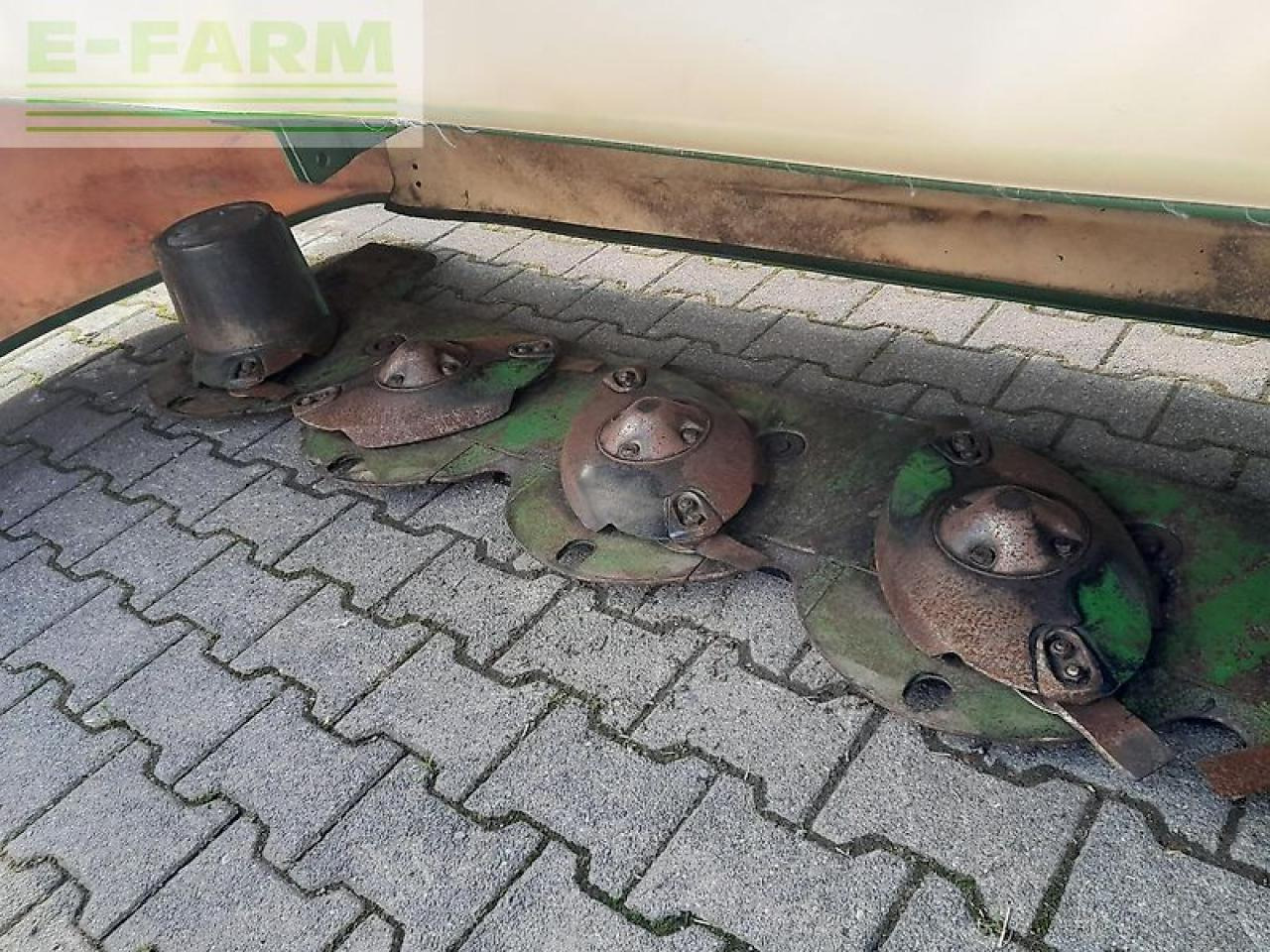 Krone easy cut r 320 - Maaimachine: afbeelding 4 Krone easy cut r 320 - Maaimachine: afbeelding 4