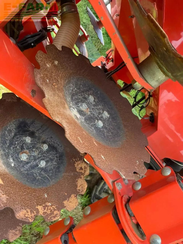 Kubota sc 1401 cf - Precisiezaaimachine: afbeelding 5 Kubota sc 1401 cf - Precisiezaaimachine: afbeelding 5