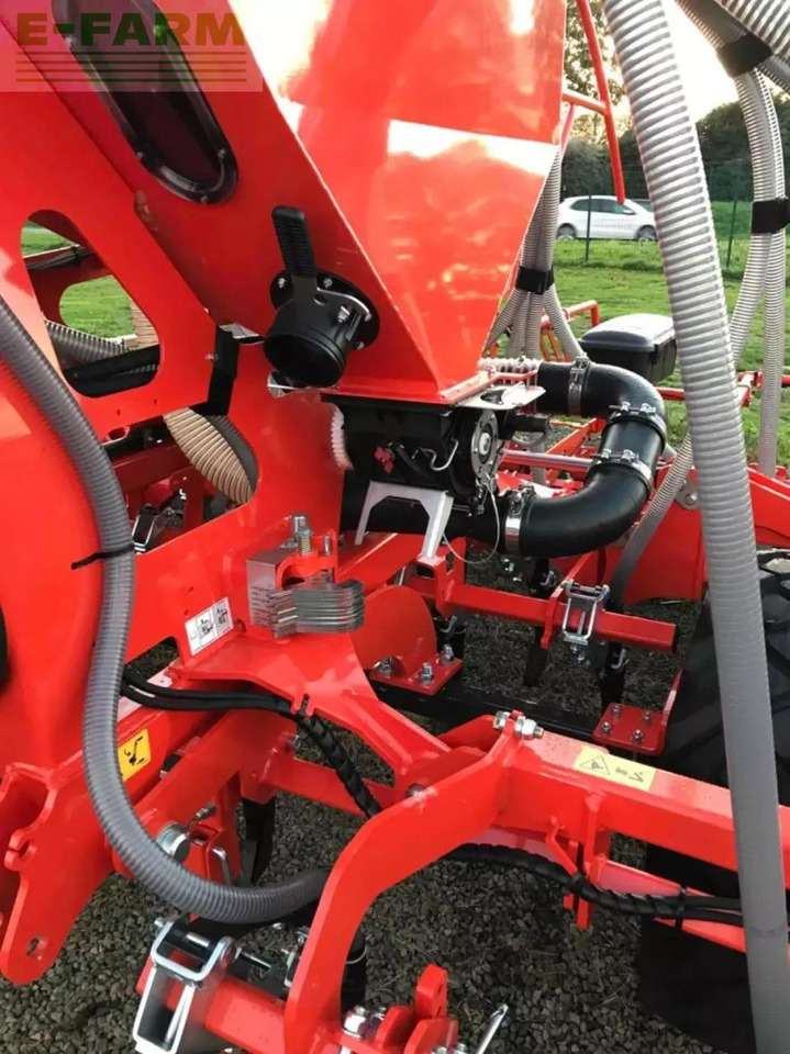 Kubota semoir à grains td1601f kubota - Precisiezaaimachine: afbeelding 4 Kubota semoir à grains td1601f kubota - Precisiezaaimachine: afbeelding 4