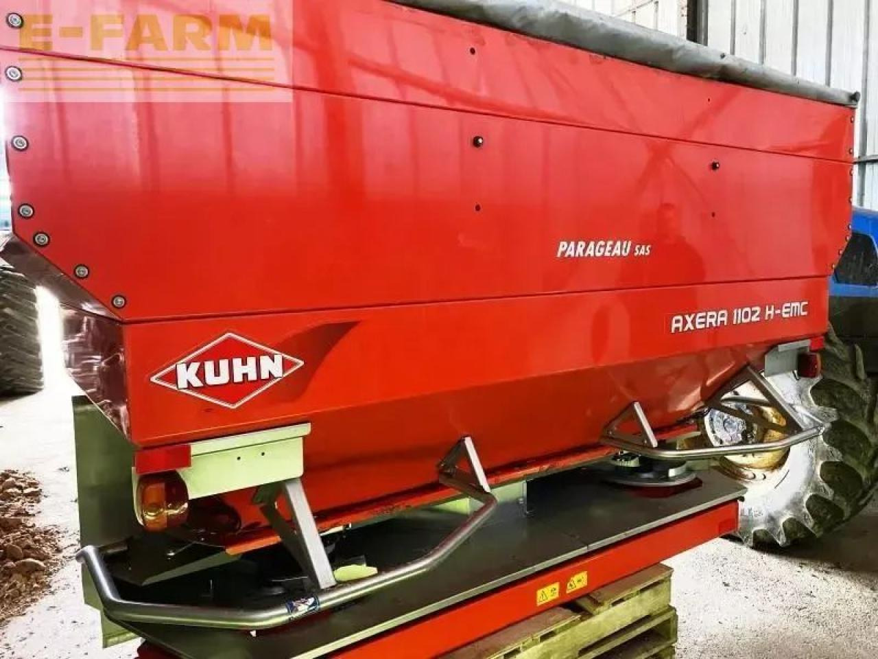 Kuhn axera 1102 h-emc - Kunstmeststrooier: afbeelding 2 Kuhn axera 1102 h-emc - Kunstmeststrooier: afbeelding 2